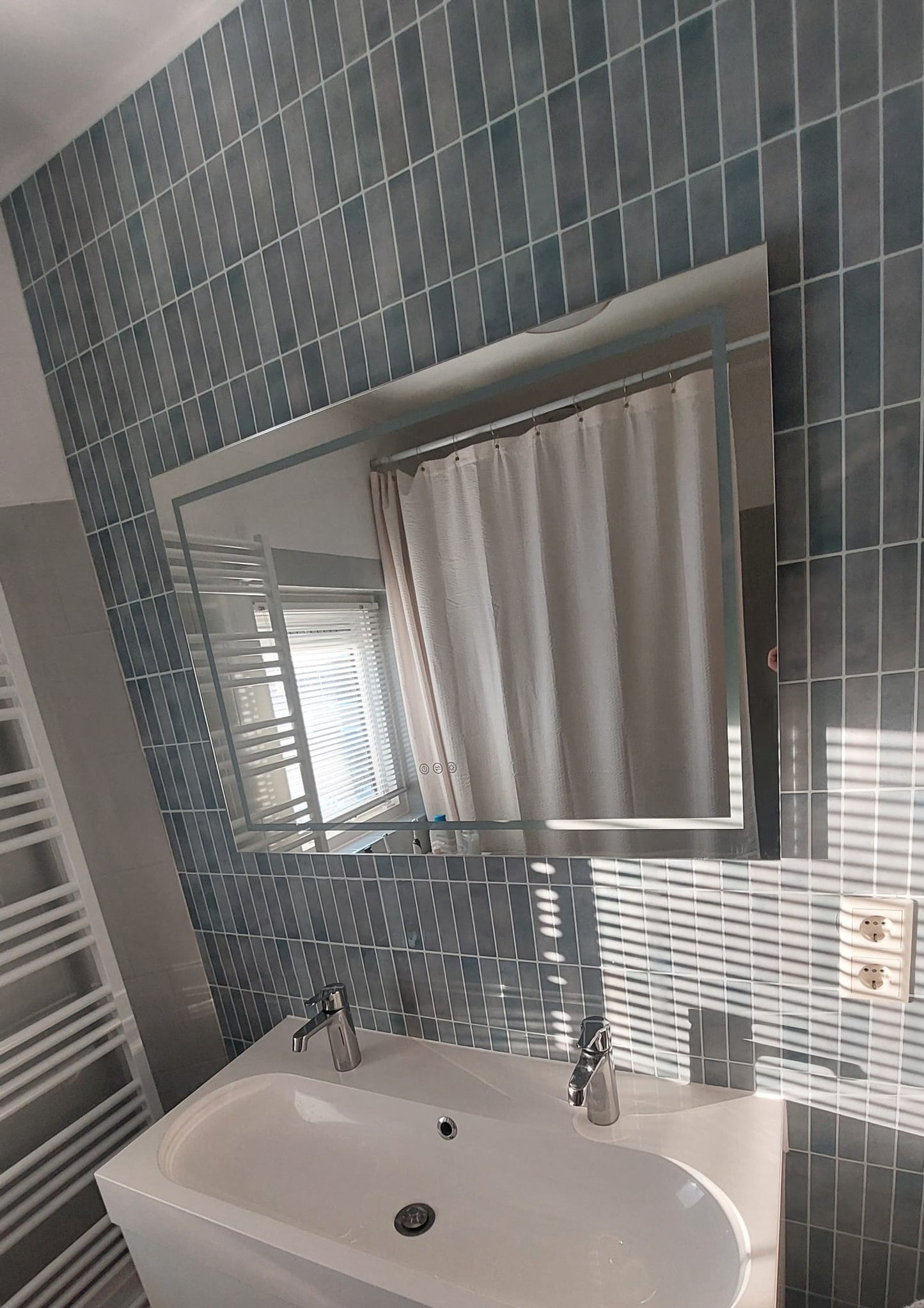 Erdgrüne längliche Klebefliese 1mm