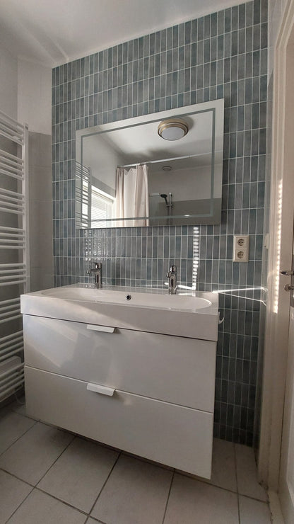 Erdgrüne längliche Klebefliese 1mm